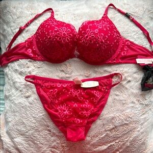 Victoria’s Secret Elegant Red Lace Bra and Panty Set